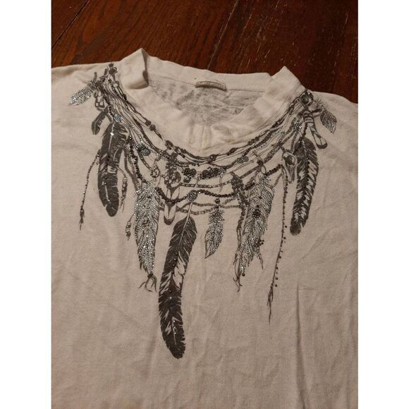 Small MM Unplugged Miss Me Off White Embellished Feather Short Sleeve Shirt Top - Picture 2 of 6